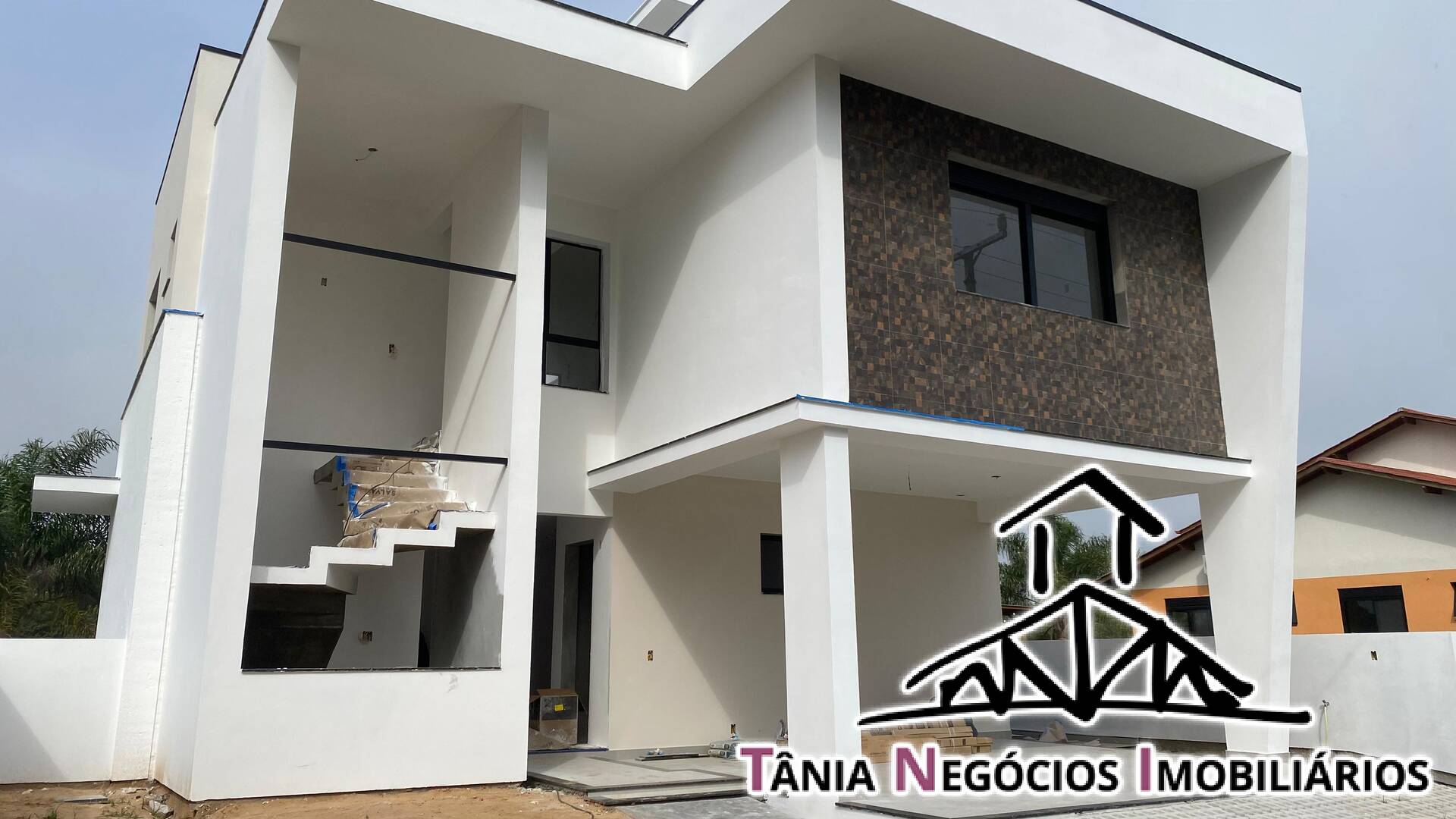 Casa de Condomínio à venda com 3 quartos, 230m² - Foto 1